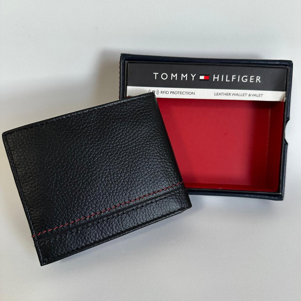 Cartera Leather Wallet & Valet – Tommy Hilfiger