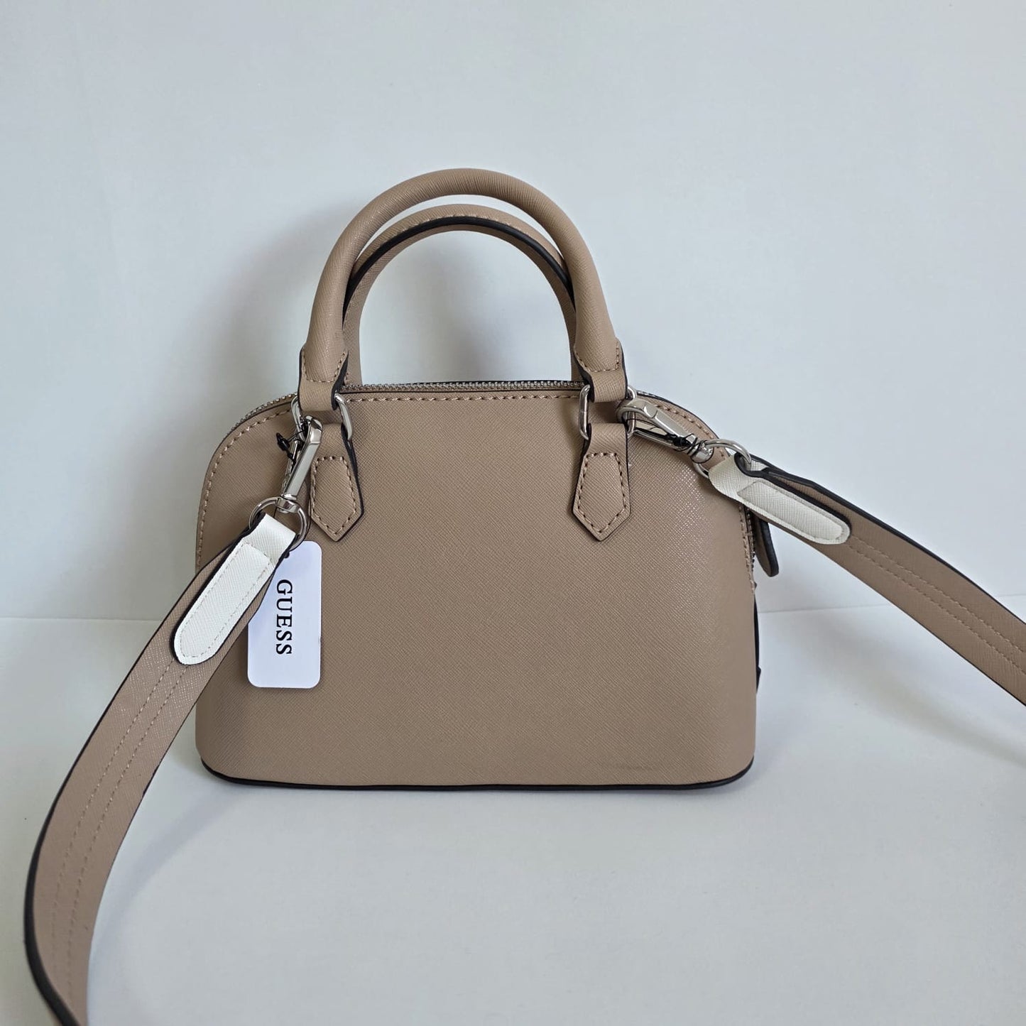 Bolso Guess – Modelo Dome Beige