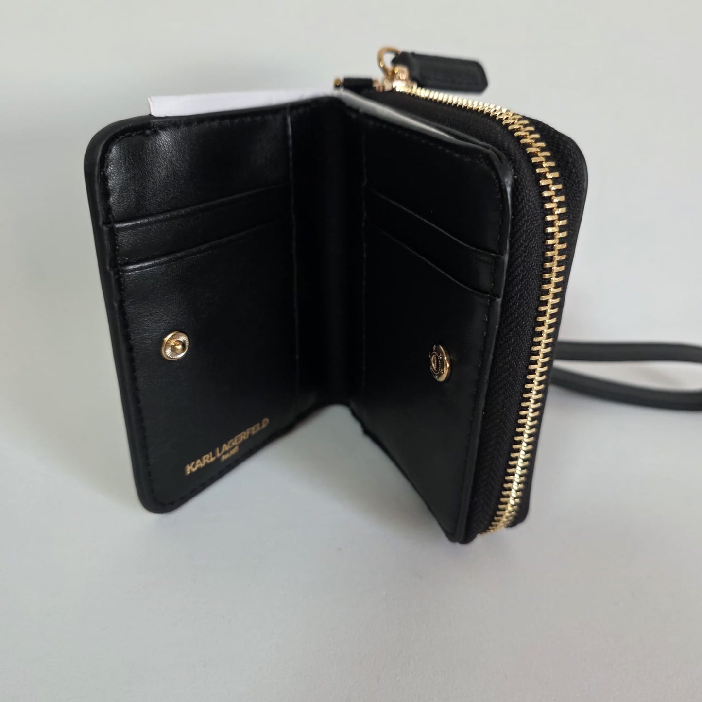Cartera Karl Lagerfeld Paris – Ikonik Charms en Piel | Negro