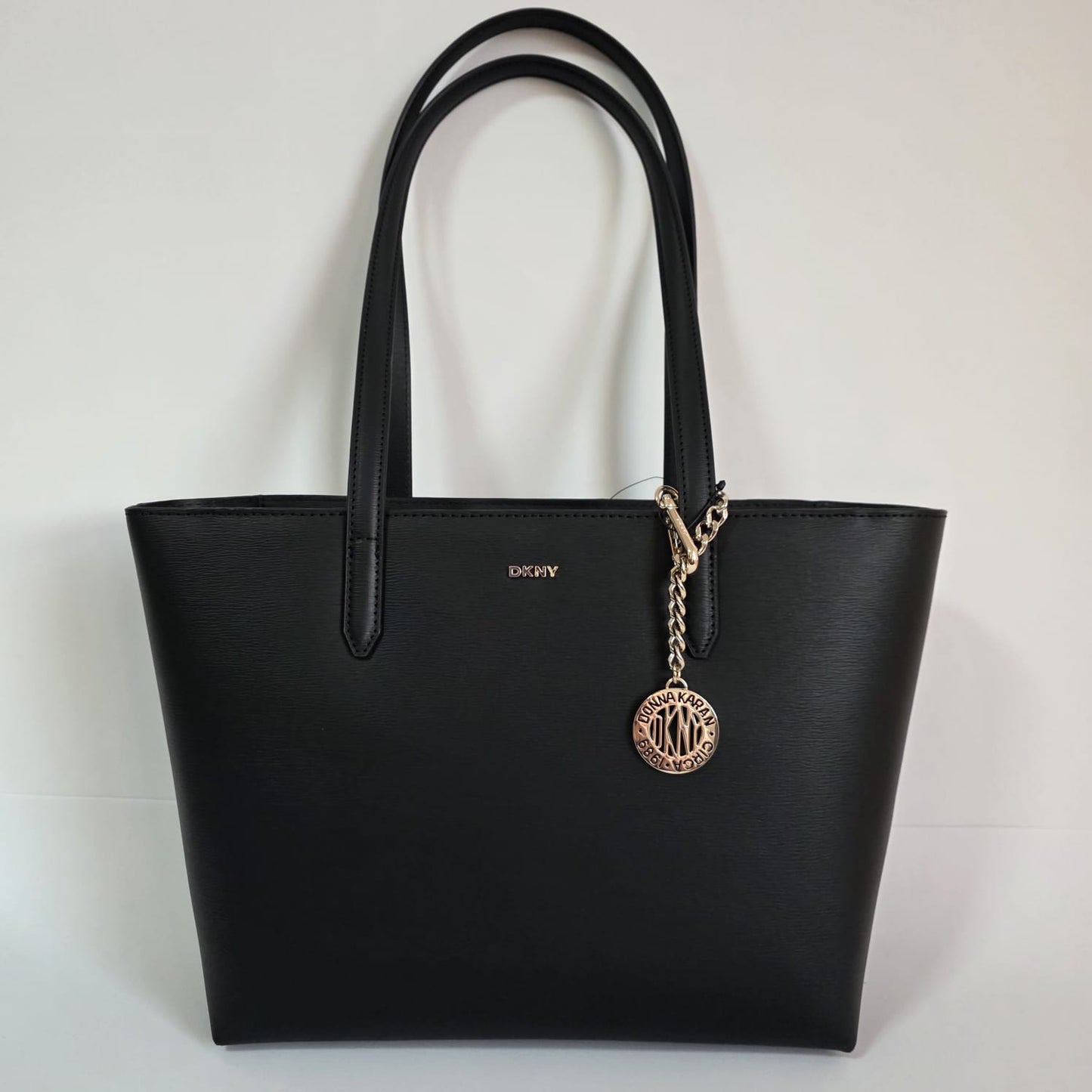 Bolsa DKNY - Charm Dorado