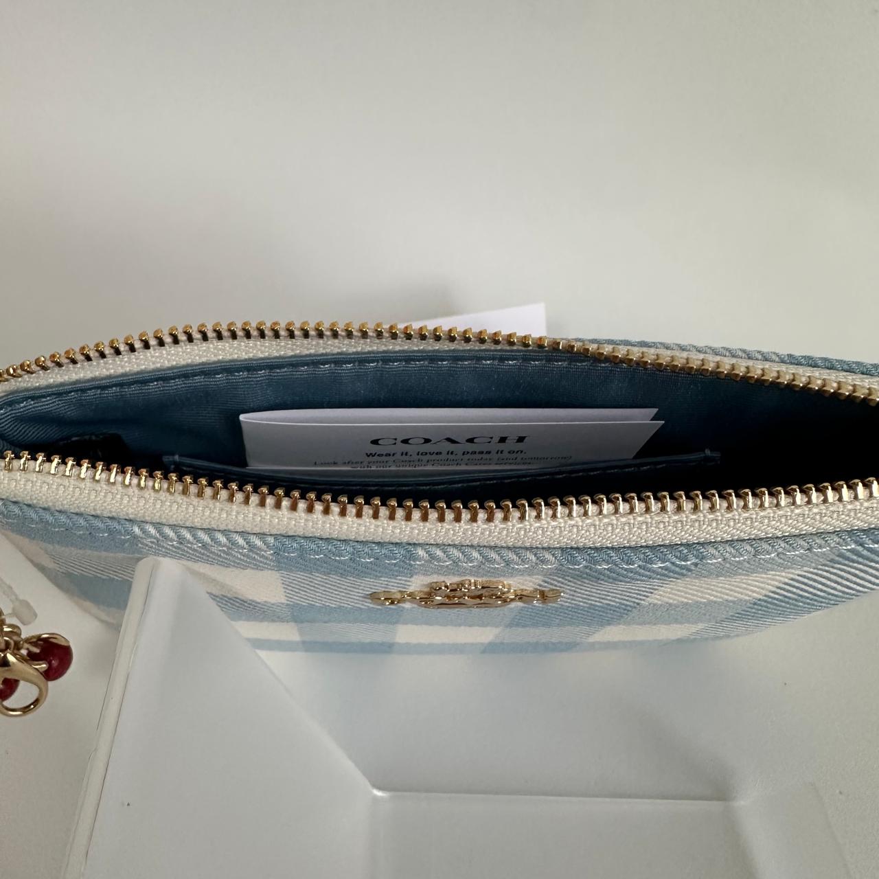 Coach Corner Zip Wristlet – Gingham Azul/Blanco