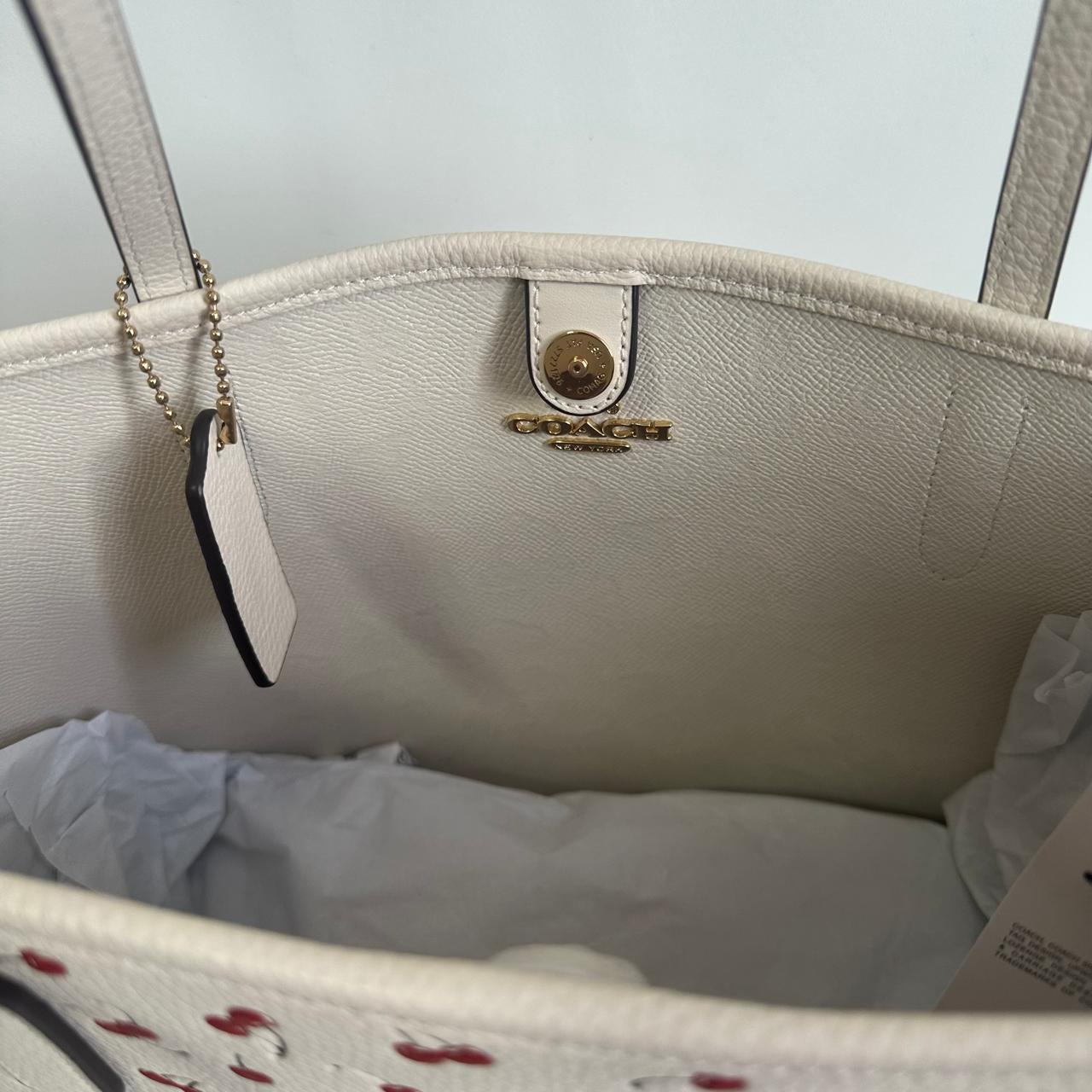 Bolsa Coach City Tote – Estampado Cerezas Chalk