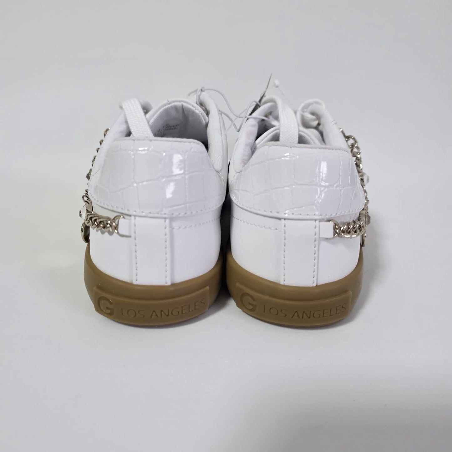 Sneakers GUESS Los Angeles | Con Cadena y Charms Dorados | Blanco