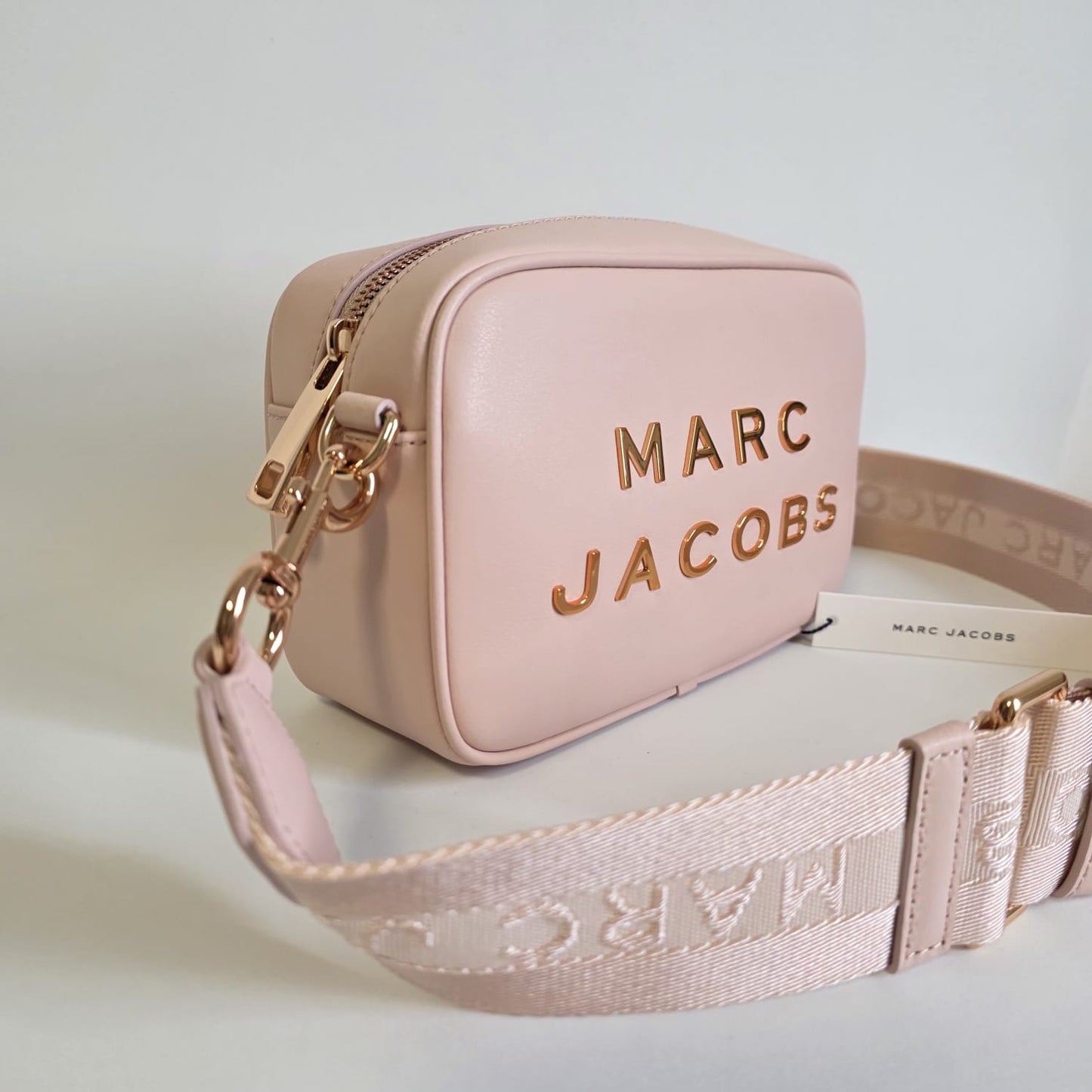 Bolsa Crossbody Marc Jacobs – Rosa con detalles dorados